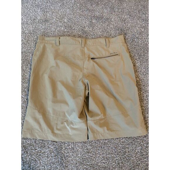 Eddie Bauer Shorts Mens 36 Pockets Button Lightweight Outdoors Brown Casual - Picture 3 of 3